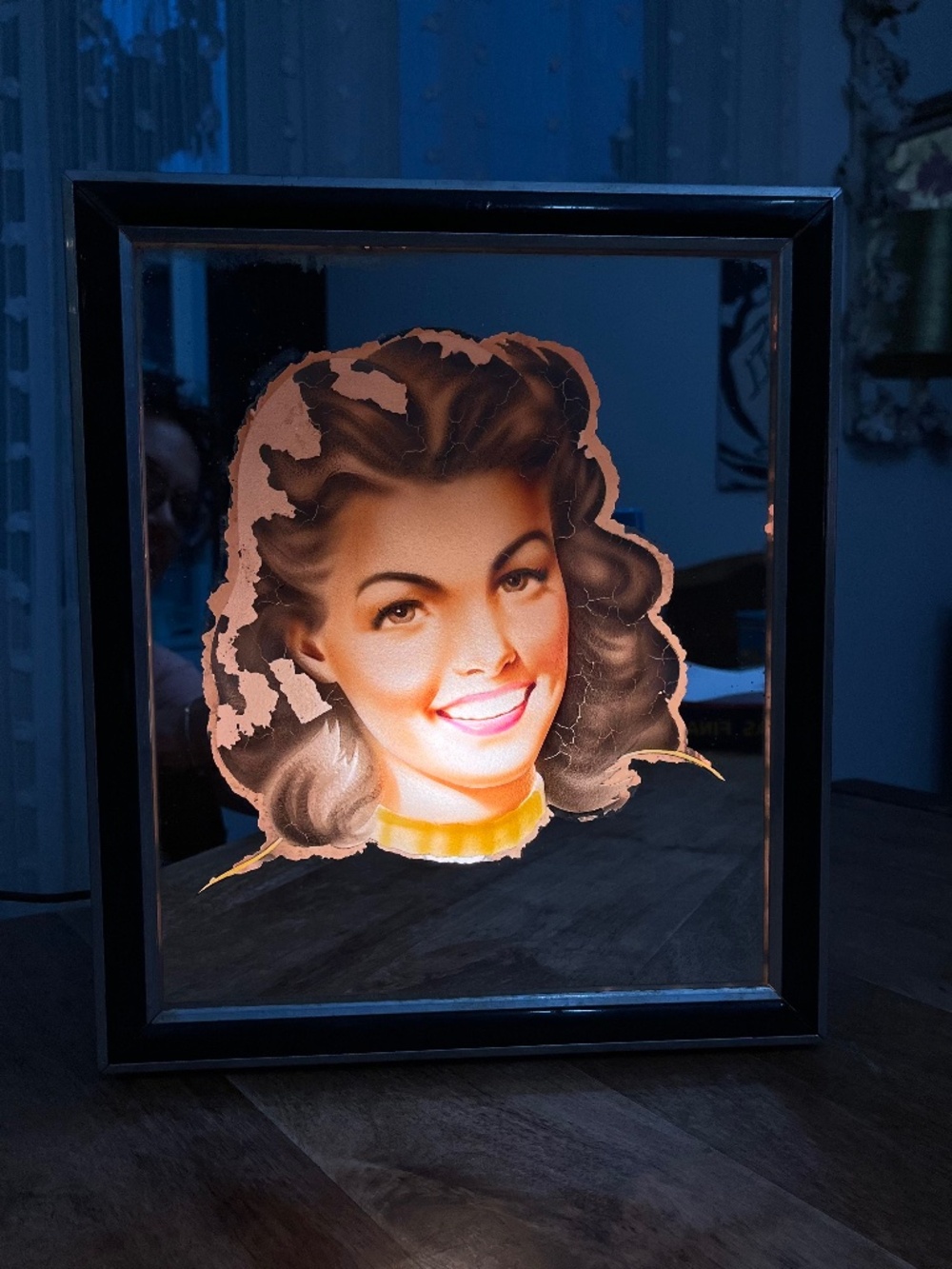 1940s Light Box With Pin Up Girl